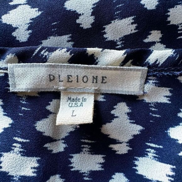 Pleione Geometric Navy & White Sleeveless Blouse Size L - Picture 5 of 6